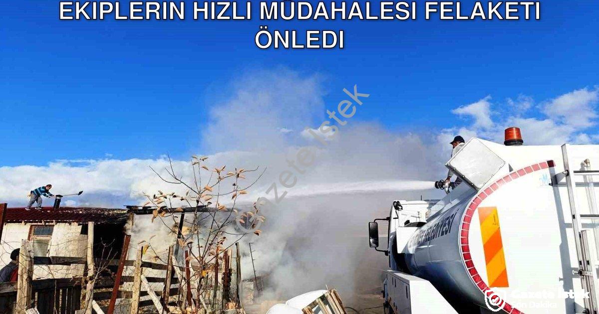 "Seyitömer’de Korkutan Ahır Yangını: Ekiplerin Hızlı Müdahalesi Felaketi Önledi" başlıklı haber için